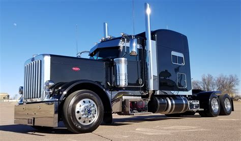 custom show truck ready   peterbilt  sioux falls
