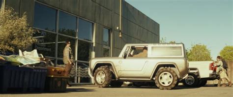 ford bronco car driven by dwayne johnson the rock in rampage 2018 movie