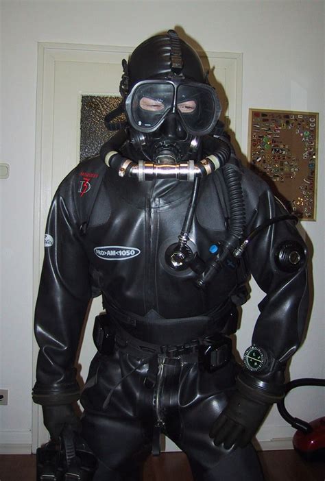 dry suits images  pinterest diving heavy rubber  scuba diving gear
