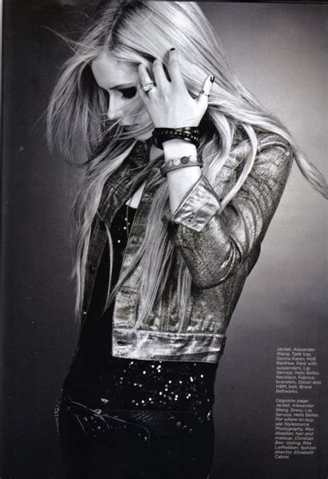 female singers avril lavigne pictures gallery 14