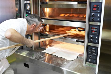 cleaning ovens  work  homekeepers