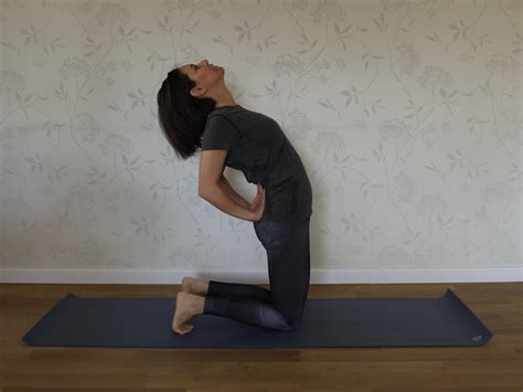 summer leibius  alphabet yoga poses  closer  healthy living