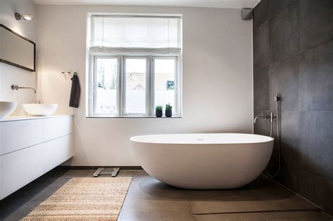 extraordinary modern bathroom interior designs youll instantly