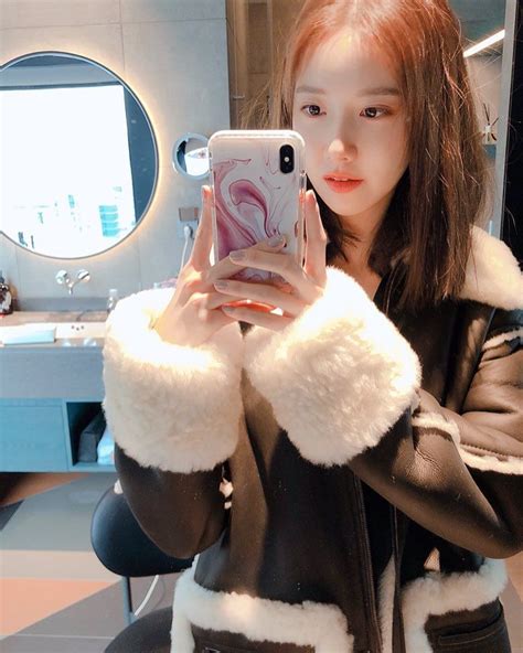 10 Potret Mirror Selfie Yoona Snsd Yang Siap Comeback Kdrama Hush
