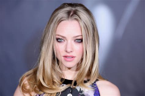 today wallpaper amanda seyfried sexy wall photo wallpapers images hot sex model
