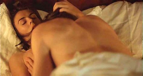 elizabeth hurley juicy boobs and sex in shameless