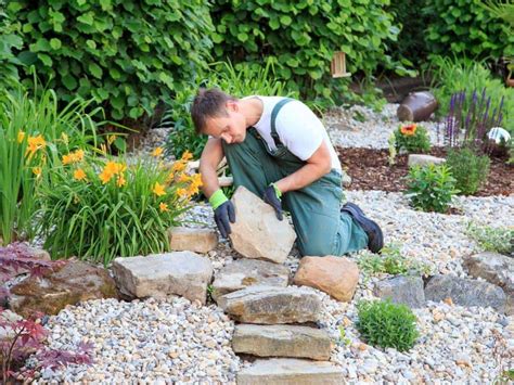 pourquoi avoir recours   jardinier paysagiste  domicile