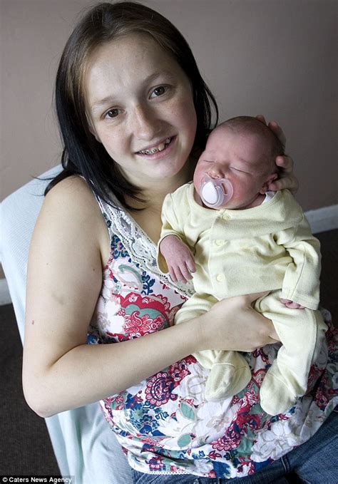 Heavily Pregnant Teenager 19 Sent Home From Hospital Had To Walk Five