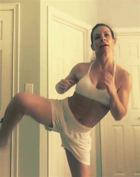 Evangeline Lilly Slo Mo Abs And Bouncy Tits Free Porn 9a