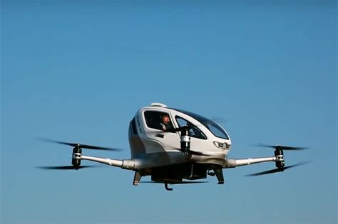 chinese pilotless air taxi firm ehang trialling heavy lifting drones london evening standard