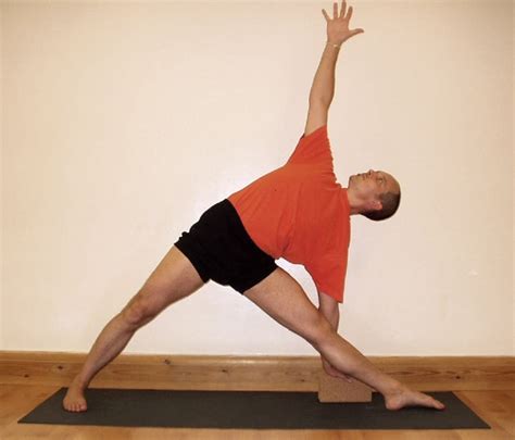 triangle trikonasana yoga pose   benefits