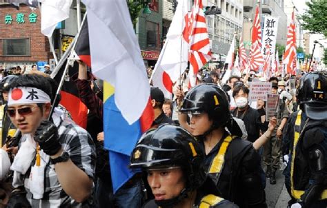 日本の極右勢力が東京の街中で反韓デモ 旧軍歌のラッパも 中国網 日本語