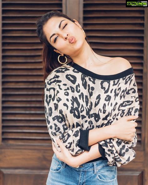 Rhea Chakraborty Instagram 🦋jalebi Vibes In This Top By Madison