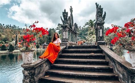 favourite places  visit  indonesia  guide