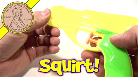 Yellow And Green Toy Squirt Gun Tk 6872 Made In China Youtube Toy