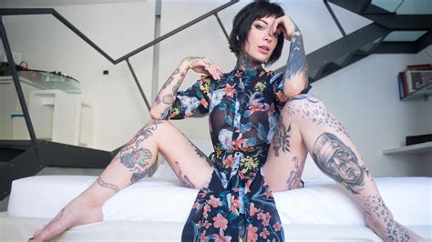 Wallpaper Refen Suicide Tattoo Brunette Blue Eyes