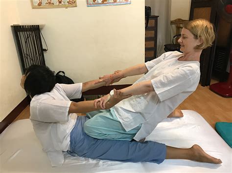 traditional thai massage course 2 days sabai de ka massage school