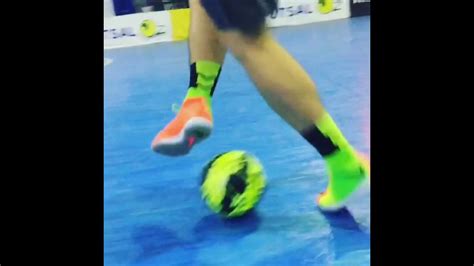 Teknik Dan Trik Futsal Terbaru Cara Dribbling Bola Youtube