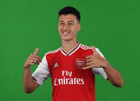 arsenal complete first summer signing as gabriel martinelli joins from