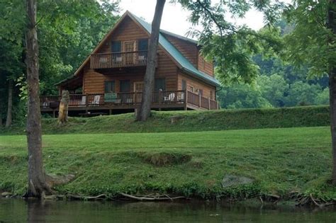 fishin hole cabin overlooking   river  townsendtn family owned blount county