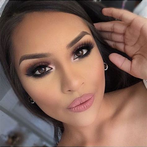 these 14 latina beauty bloggers will have your feed filled with