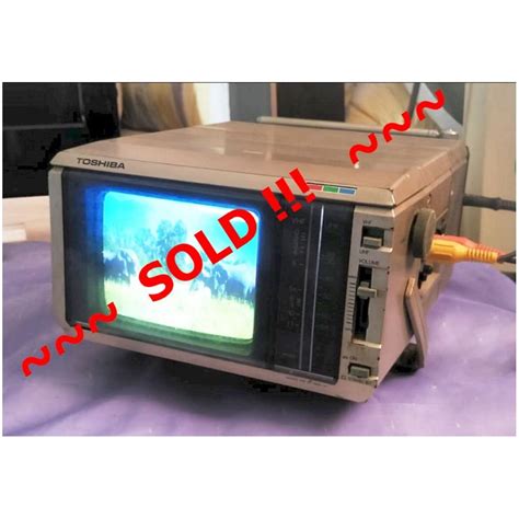 sold vintage portable toshiba ins crt mini tv   electronics