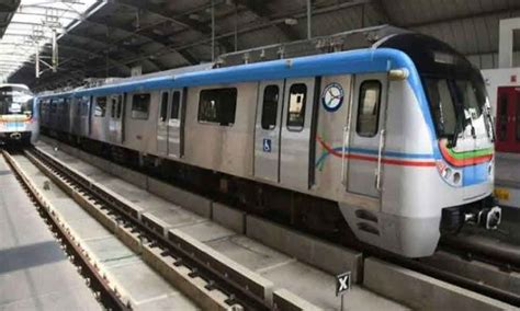 passengers irked after hyderabad metro rail stopped mid route