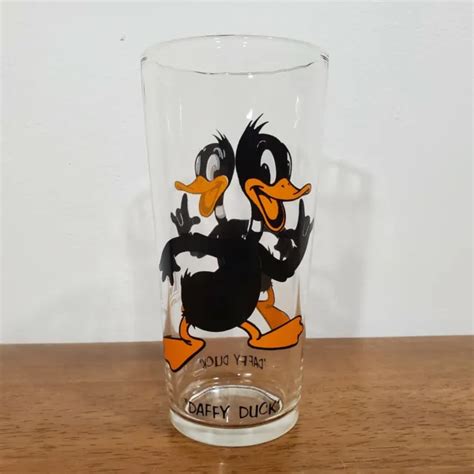 Vintage 1973 Daffy Duck Glass Pepsi Collector Series Warner Bros