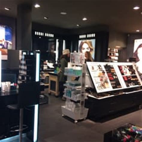 douglas cosmetics beauty supply kalverstraat  centrum amsterdam noord holland