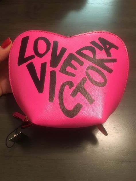 Nwt Victoria S Secret Pink And Red Love Victoria Beauty Bag Cosmetic