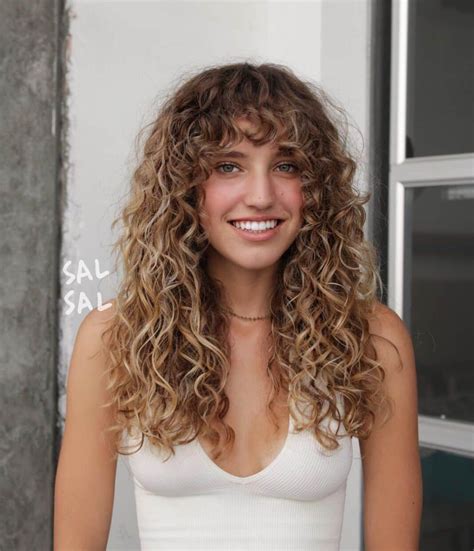16 Amazing Curled Hairstyles Trending Now For 2022