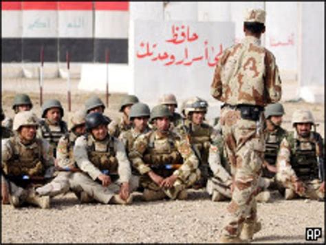 البدء باعادة آلاف من الضباط العراقيين السابقين للخدمة Bbc News عربي