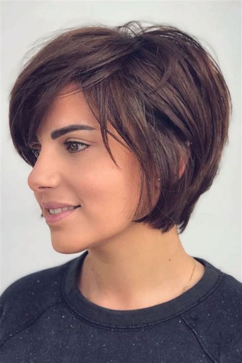 How To Style Women S Messy Short Haircut And Hairstyle 2021