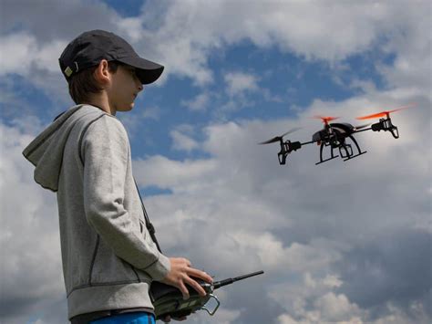 drones  kids   flight littleonemag
