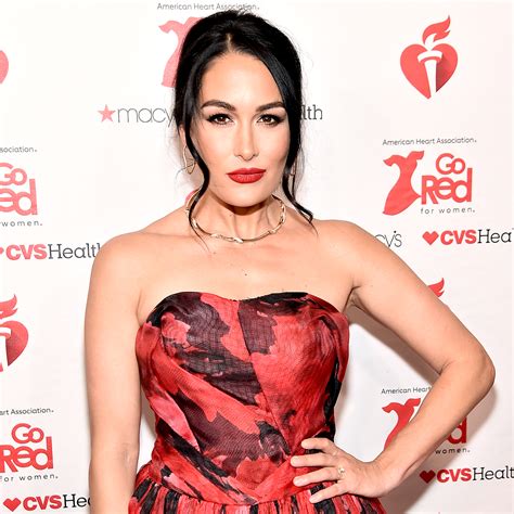 Brie Bella S Depression Struggle After Giving Birth To Daughter