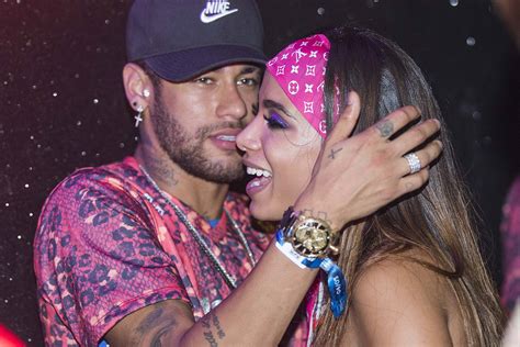 f5 celebridades anitta diz que pode ter beijado neymar