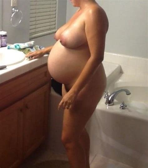 hot breast feeding mothers nude photos