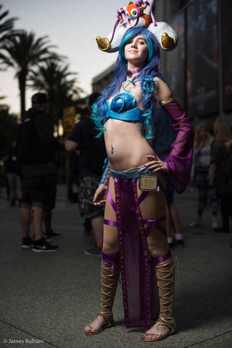 All The Most Awesome Cosplay Pictures From Blizzcon 2015