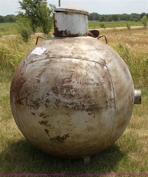 1946 500 Gallon Propane Tank In Council Grove Ks Item