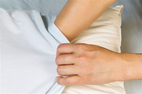 clean  tempurpedic pillow