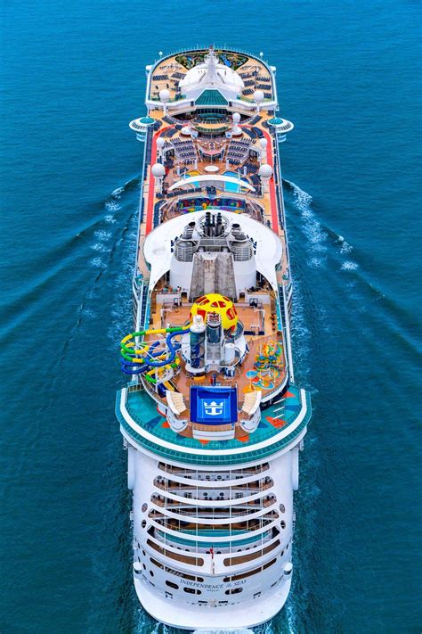 independence   seas sailing  royal caribbean luxury touristversal