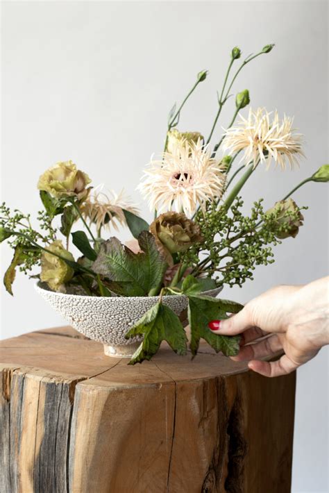 a sophisticated neutral fall flower arrangement with