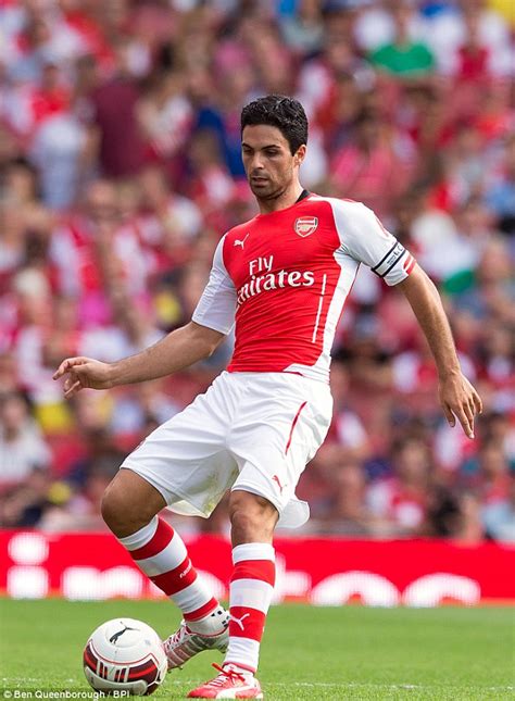 mikel arteta is new arsenal captain after thomas vermaelen s departure