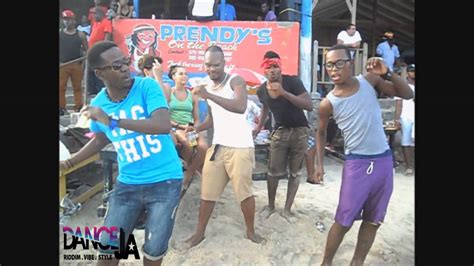 Best Jamaican Beach Vibe Dancehall Dancing To Randb Music Elastic Man