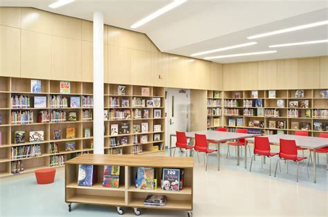 biblioteca del colegio publico  bayard taylor apt architecture plataforma arquitectura