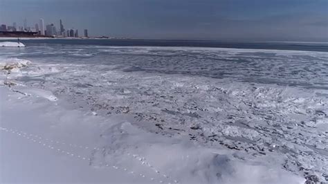 lake michigan frozen  mesmerizing ice formations  great lakes