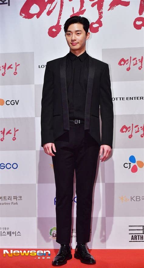 park seo joon remains to be on top for being dapper in suit oppas