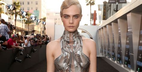 Cara Delevingne S Metal Naked Dress Will Give You Sympathy Nipple Pain