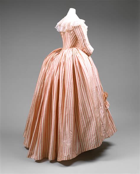 robe  langlaise  costume cocktail
