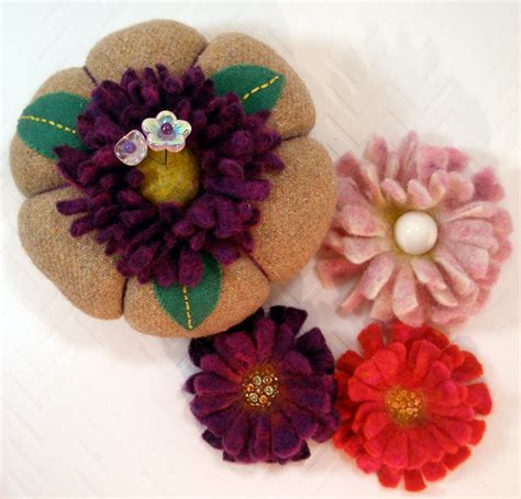 fiberluscious easy  fun wool flower tutorial  wool giveaway